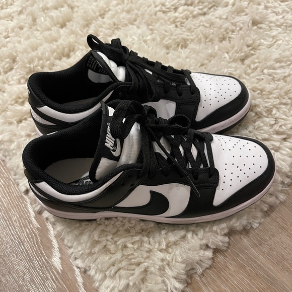 NIKE DUNK LOW "Black and White Panda" Size 7 - Picture 4 of 6
